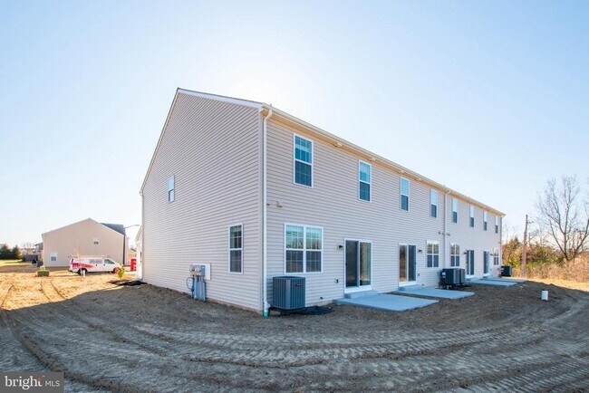 Foto del edificio - 6110 Sawgrass Ct