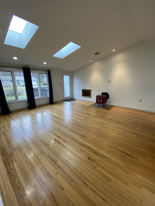 Building Photo - 1030 Georgia Ave