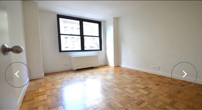 Building Photo - 333 E 49th St