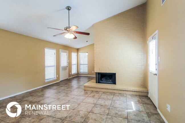 Building Photo - 934 Sanders Dr