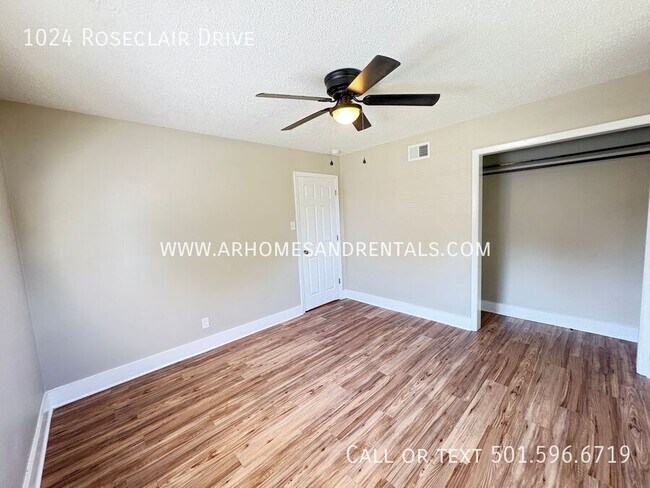 Building Photo - 1024 Roseclair Dr
