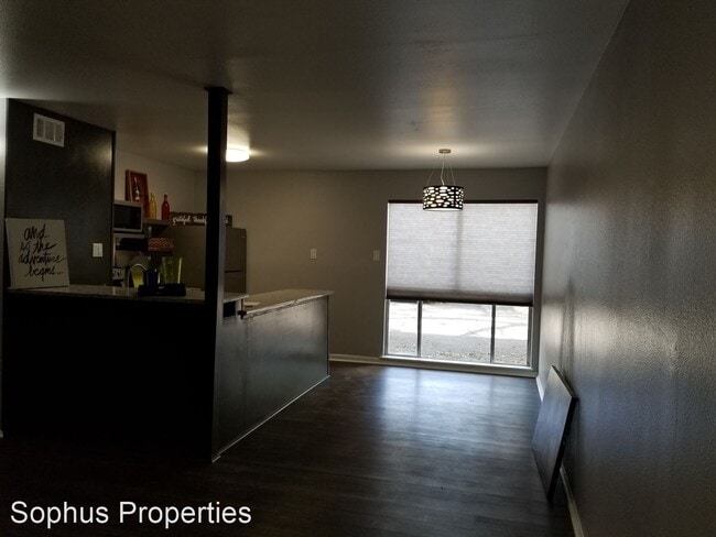 Building Photo - 133 Parland Pl