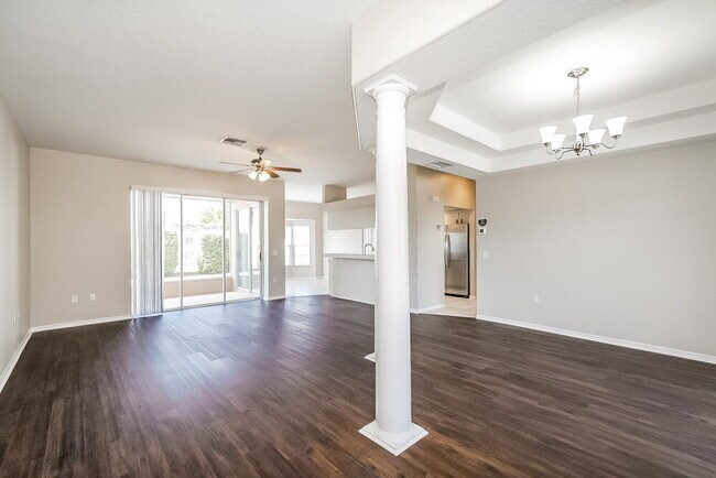 Foto del edificio - 8712 Cypress Lakes Blvd