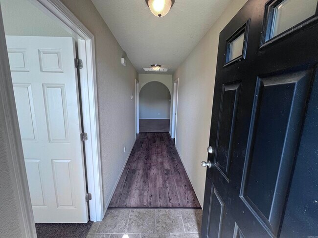 Foto del edificio - 133 Meadow Dr