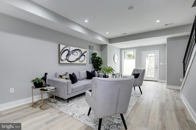 Foto del edificio - 916 12th St NE