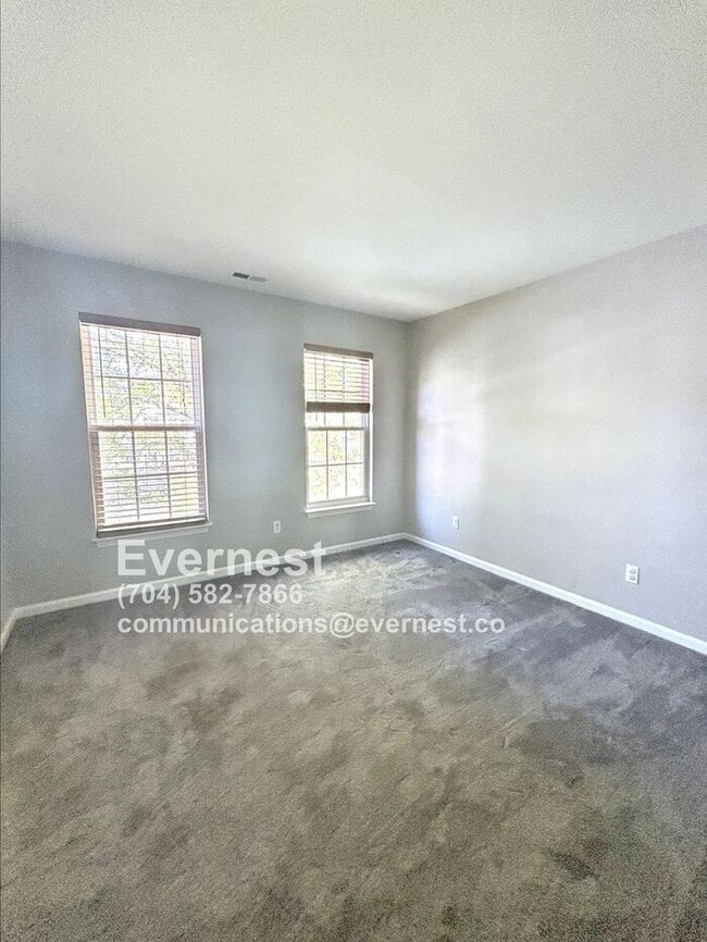 Building Photo - 150 Red Tip Ln