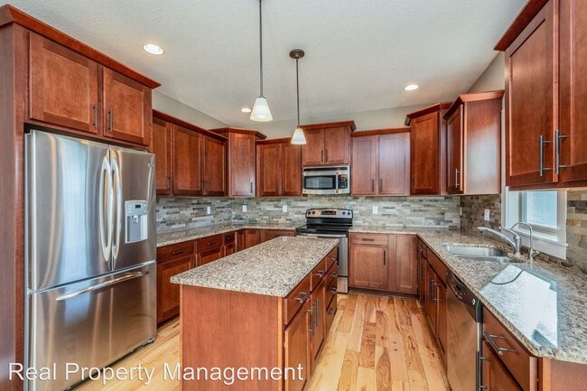 Foto del edificio - 4 br, 3.5 bath House - 7970 Aspen Drive