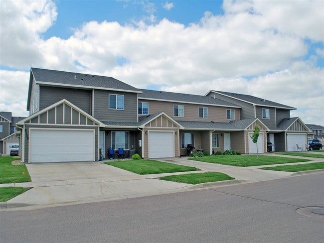Building Photo - West Briar Commons