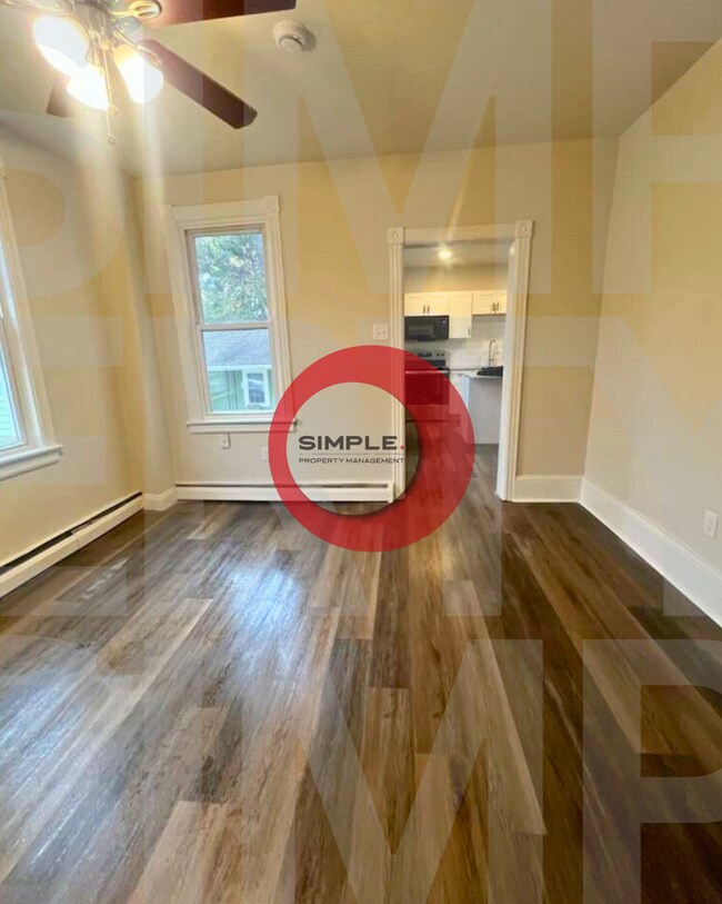 Building Photo - 3 Bedroom House