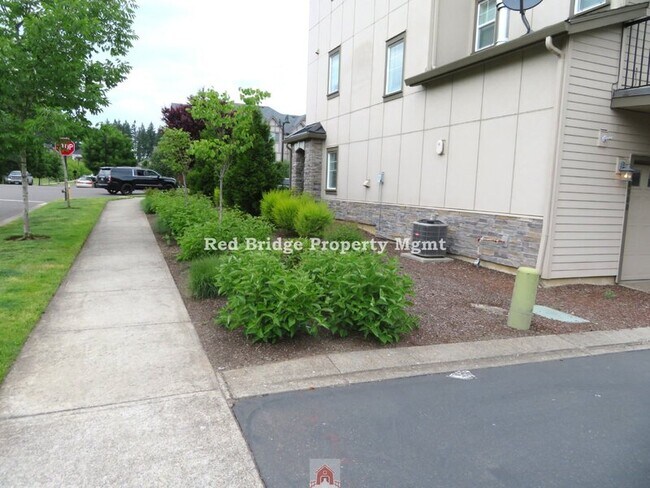 Building Photo - 28500 SW Villebois Dr N
