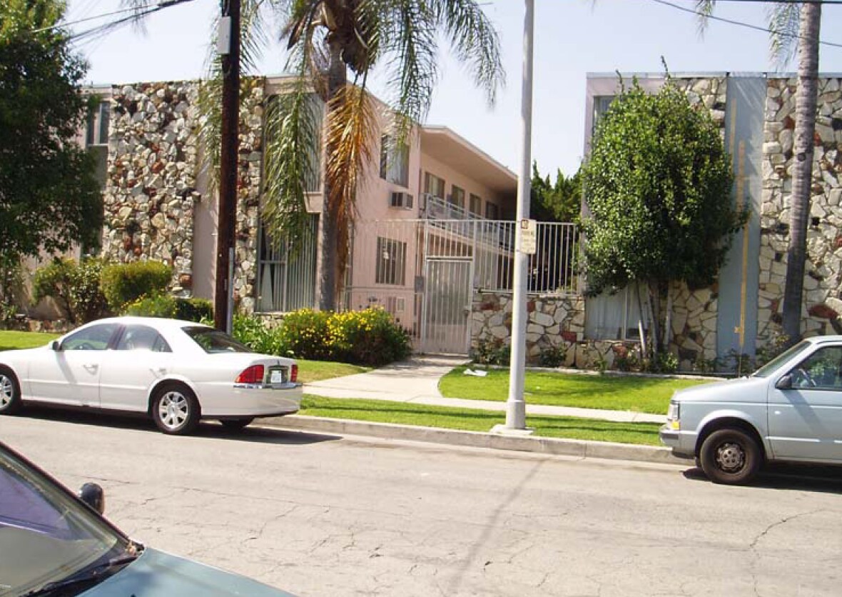 Foto del edificio - Malden Apartments
