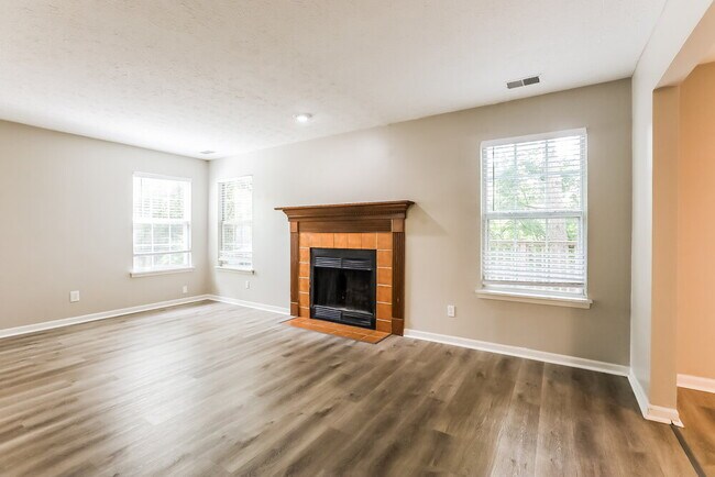 Foto del edificio - 5223 Pin Oak Dr