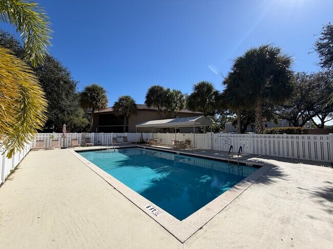 Piscina - 9517 NW 2nd Pl