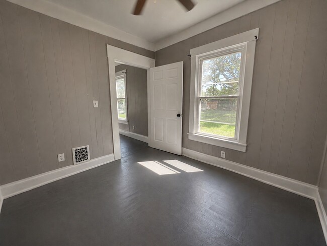 Building Photo - 202 O Bannon Ave