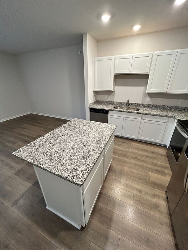 Foto del edificio - 136 Cecil Rd