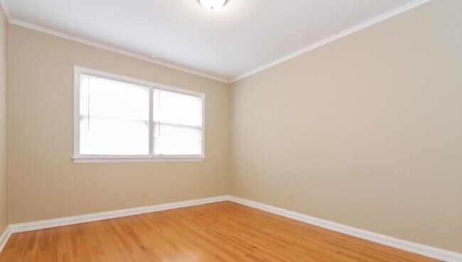 Building Photo - 5111 Verosa Ave