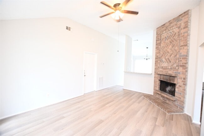 Building Photo - 6702 Garden Canyon Dr