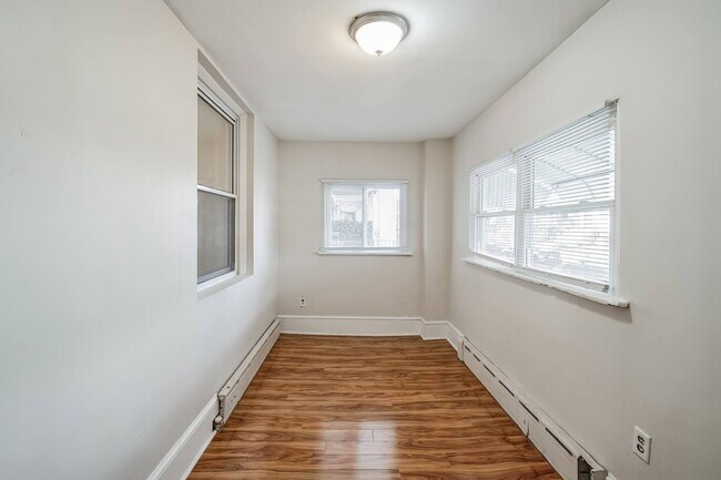 Building Photo - 5740 Hunter St