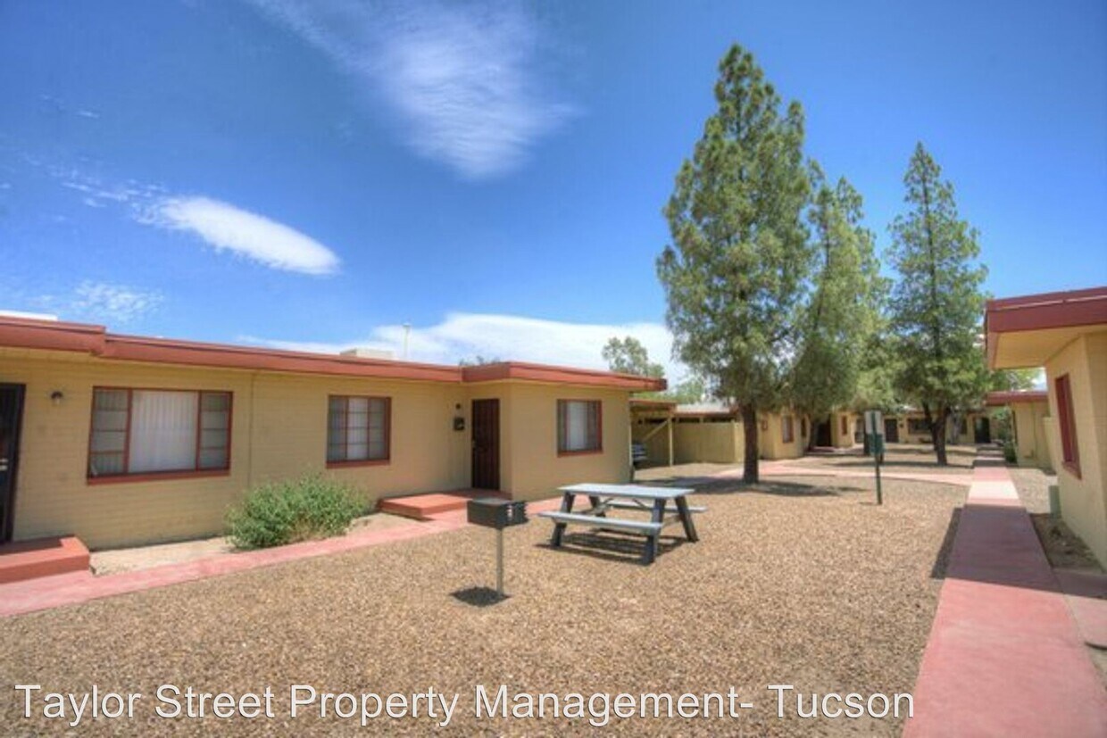Foto principal - 2114 N Forgeus Ave