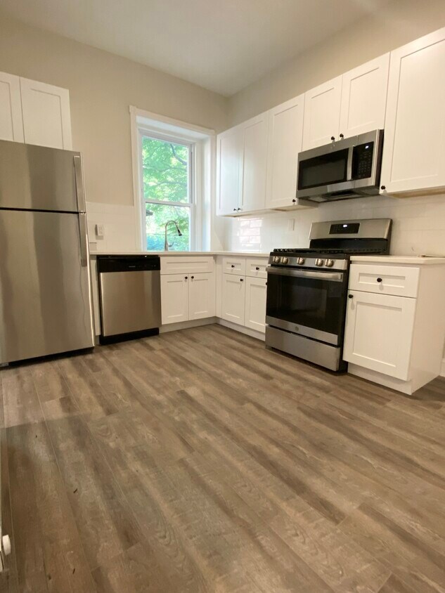 Primary Photo - 908 S 47th St