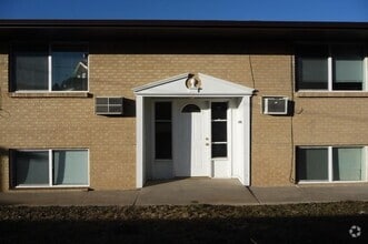 Building Photo - 1409 Utah St
