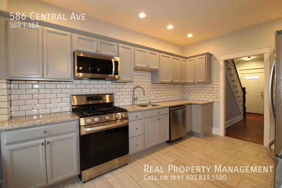 Primary Photo - Beautiful 3 Bedroom Dover Townhouse!