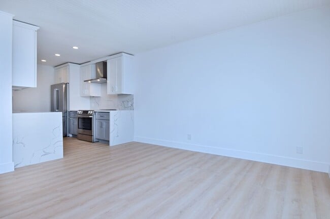 Interior Photo - A Santa Monica Sanctuary: 834 Fourth Street