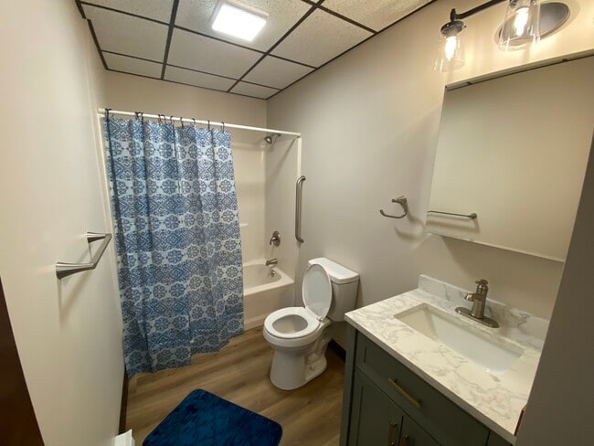 Building Photo - 113 Findley Ave