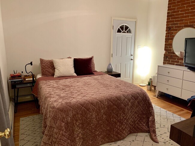 Bedroom - 1509 Buena Vista St
