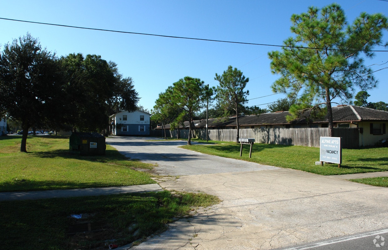 Primary Photo - Alpine Apartments