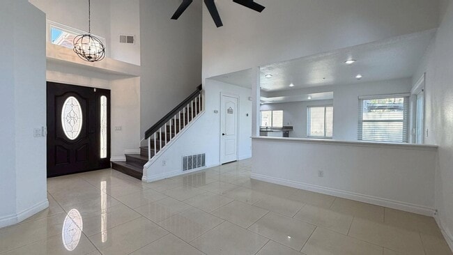 Foto del edificio - 13632 Cabrillo Ct