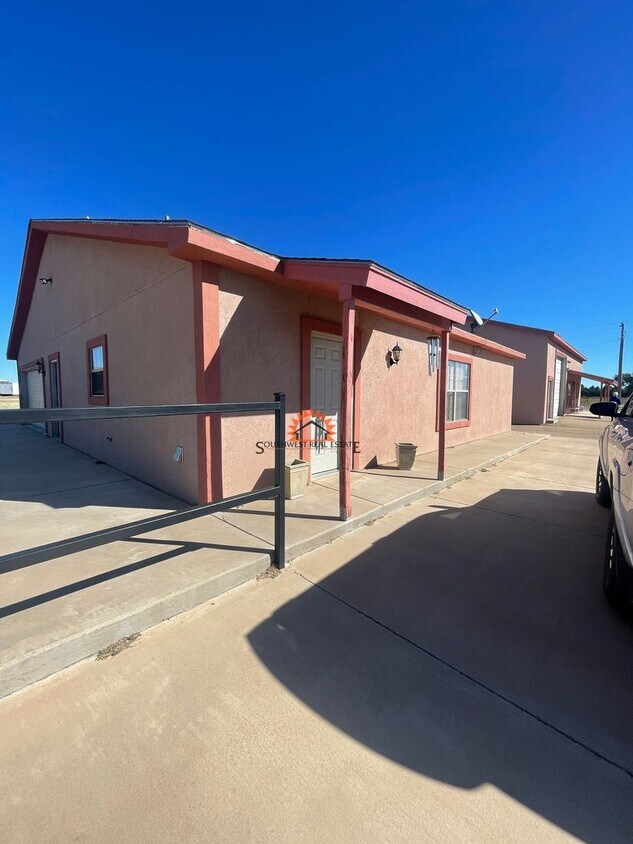 232 Hawken Rd Unit B, Clovis, NM 88101 Room for Rent in Clovis, NM