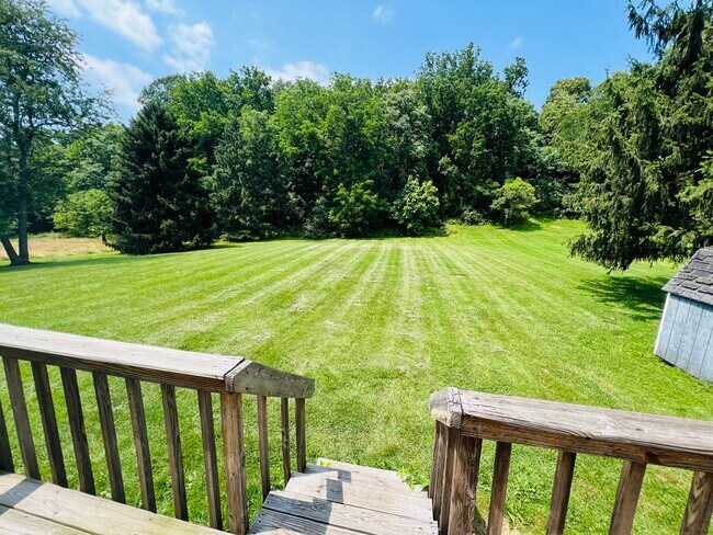 Foto del edificio - 207 Old Post Rd