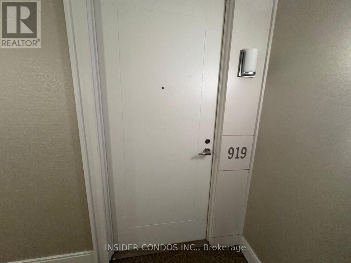 Photo principale - 800-800 Lawrence Ave W