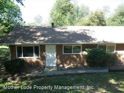 Foto principal - 3 br, 1 bath House - 19190 Beauchamp Dr #7