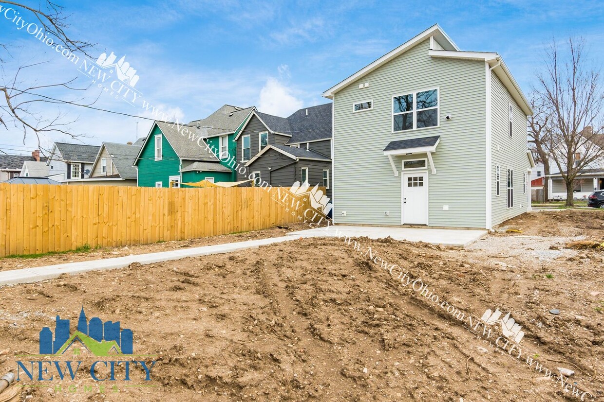 Building Photo - Newly Built Home! 3 Bedrooms, 2.5 Bathroom...