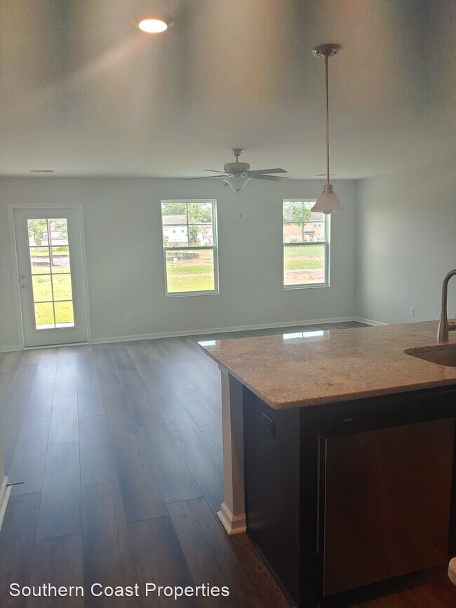 Foto del edificio - 3 br, 2 bath House - 90 Dunnoman Drive
