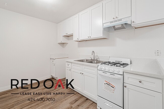 Foto del edificio - 15005 Sherman Way