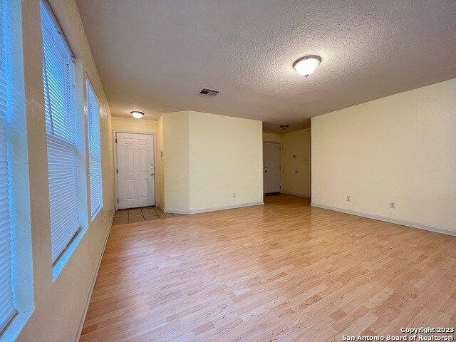 Building Photo - 6138 Brandys Farm