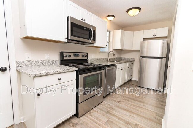 Foto del edificio - 1109 E 8th St