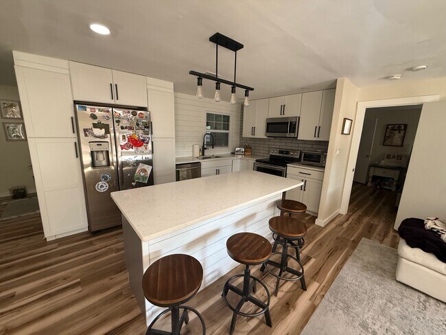 Building Photo - 1388 Rose St