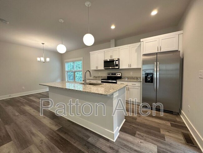 Building Photo - 129 Aurora Dr