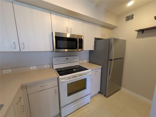 Foto del edificio - 11177 SW 8th St