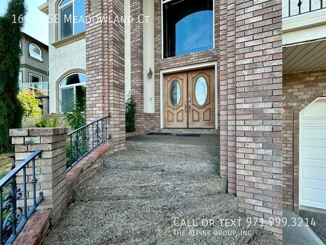 Building Photo - 16417 SE Meadowland Ct