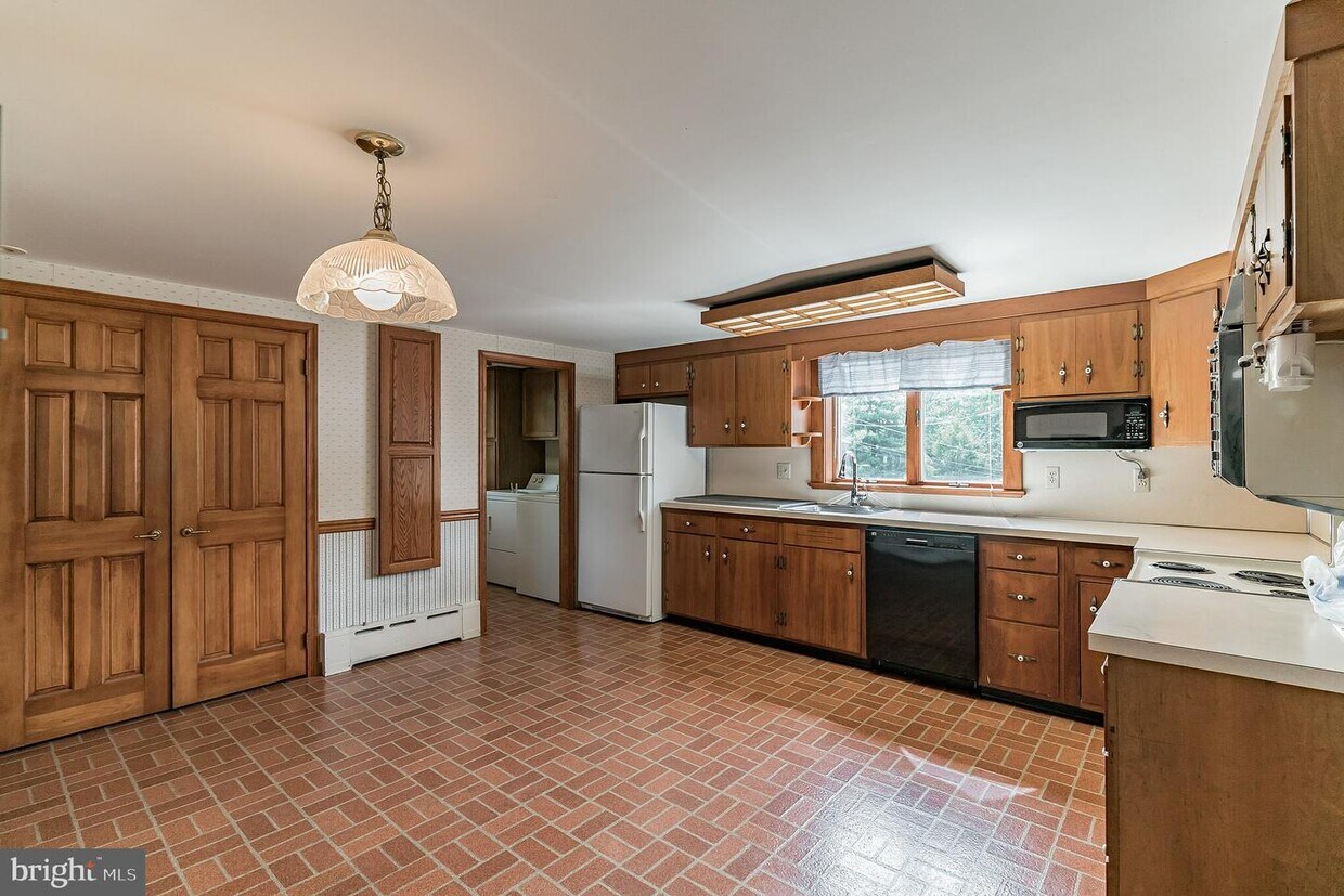 1693 Meetinghouse Rd, Warminster, PA 18974 House Rental in Warminster