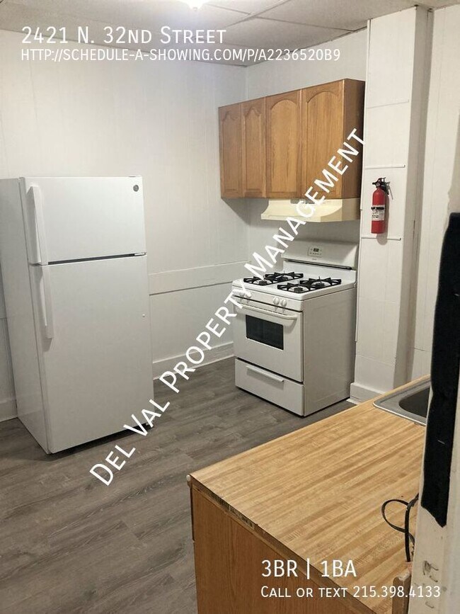 Building Photo - Improved Rent! Newly Updated 3-Bdrm Row Ho...