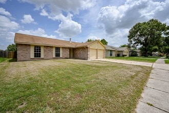 Building Photo - 2667 Grand Canyon Dr