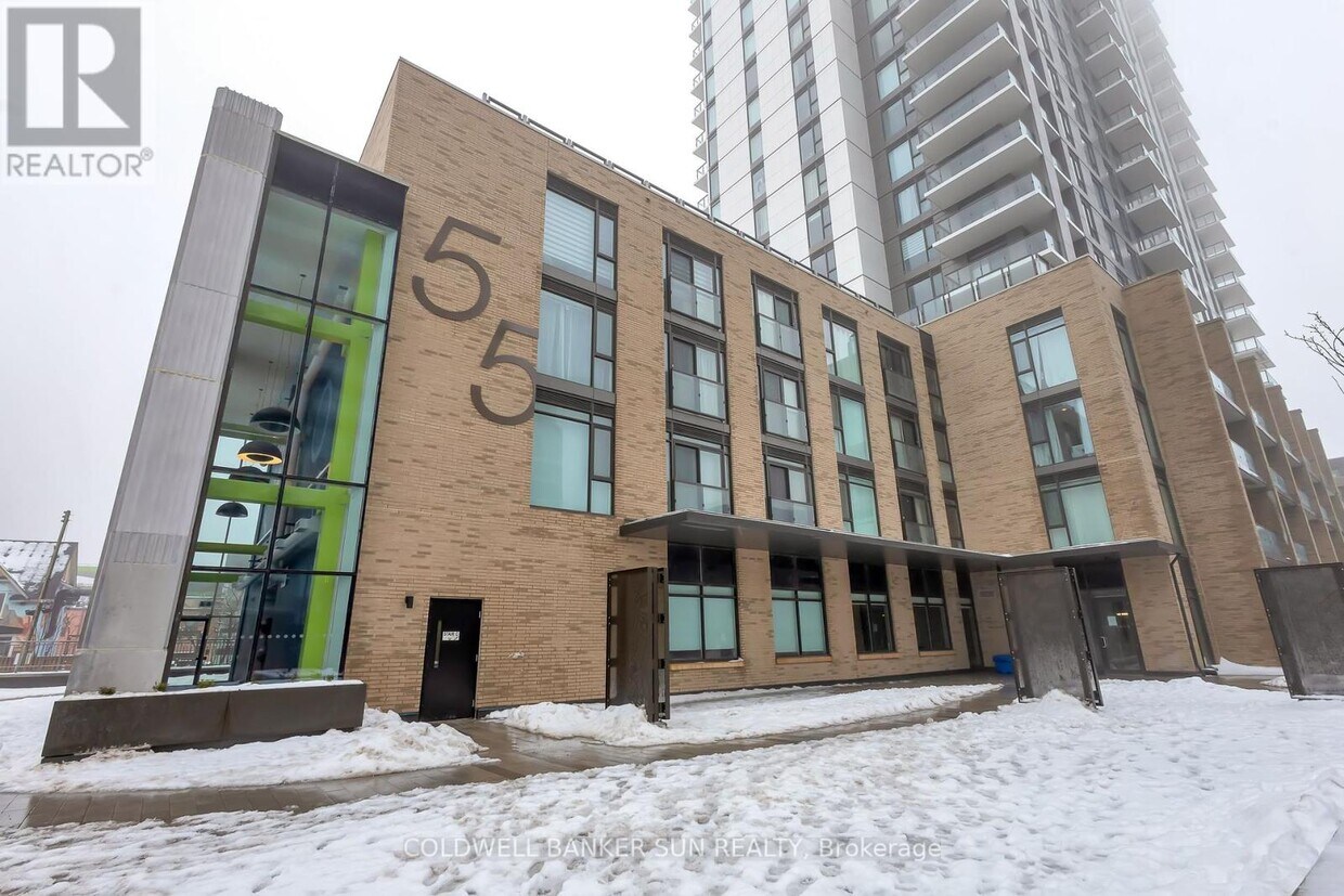 Photo principale - 55-55 Duke St W