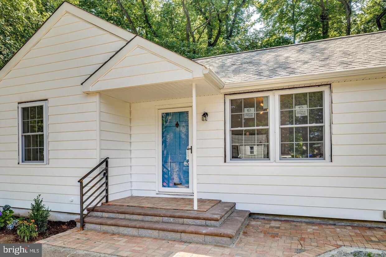 Foto principal - 124 Edison Rd