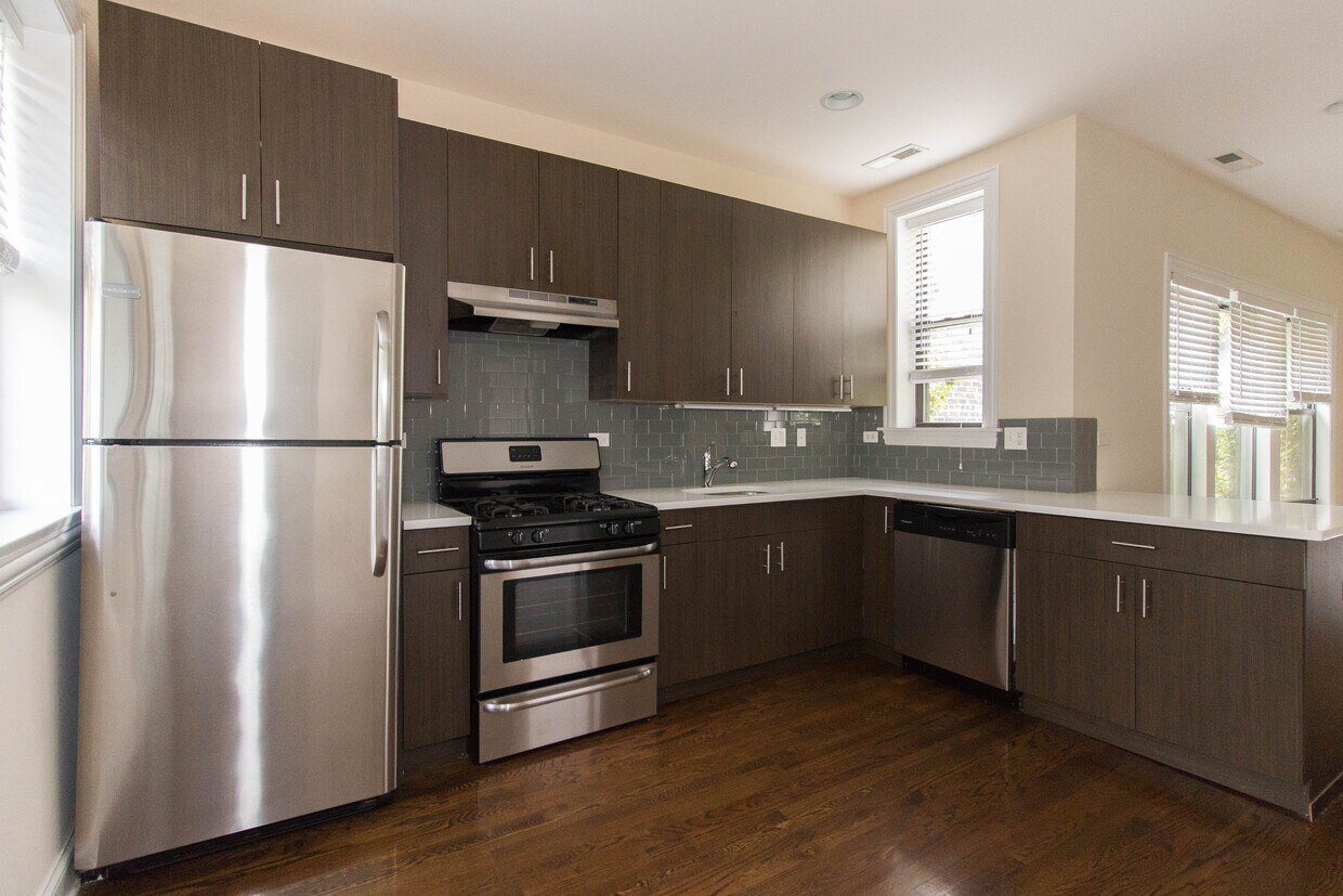 Foto principal - 3709 N Wilton Ave